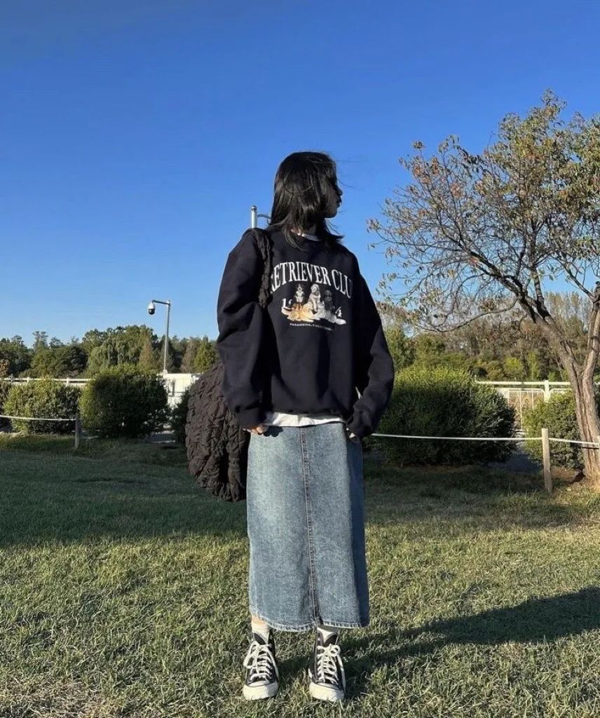 黑色卫衣如何内搭,黑色卫衣搭什么裤子好看