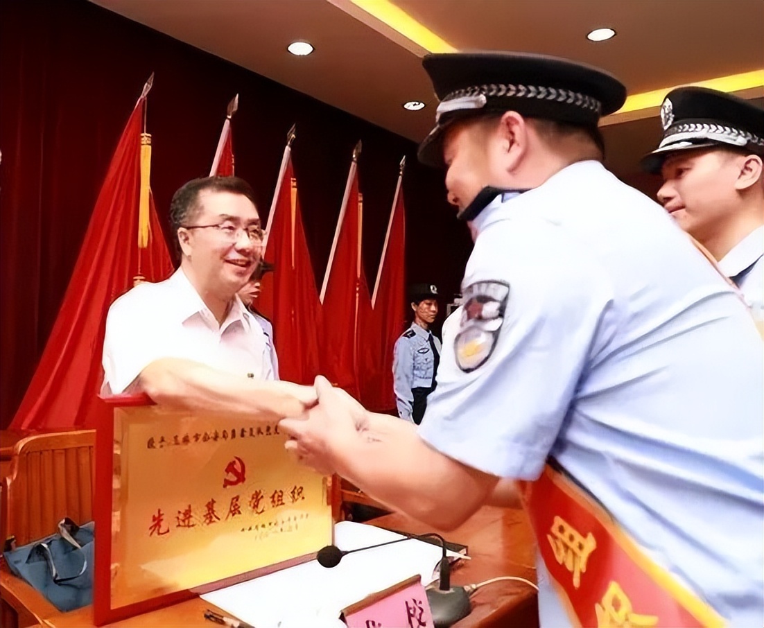 广西非凡十年微视频,公安局非凡十年