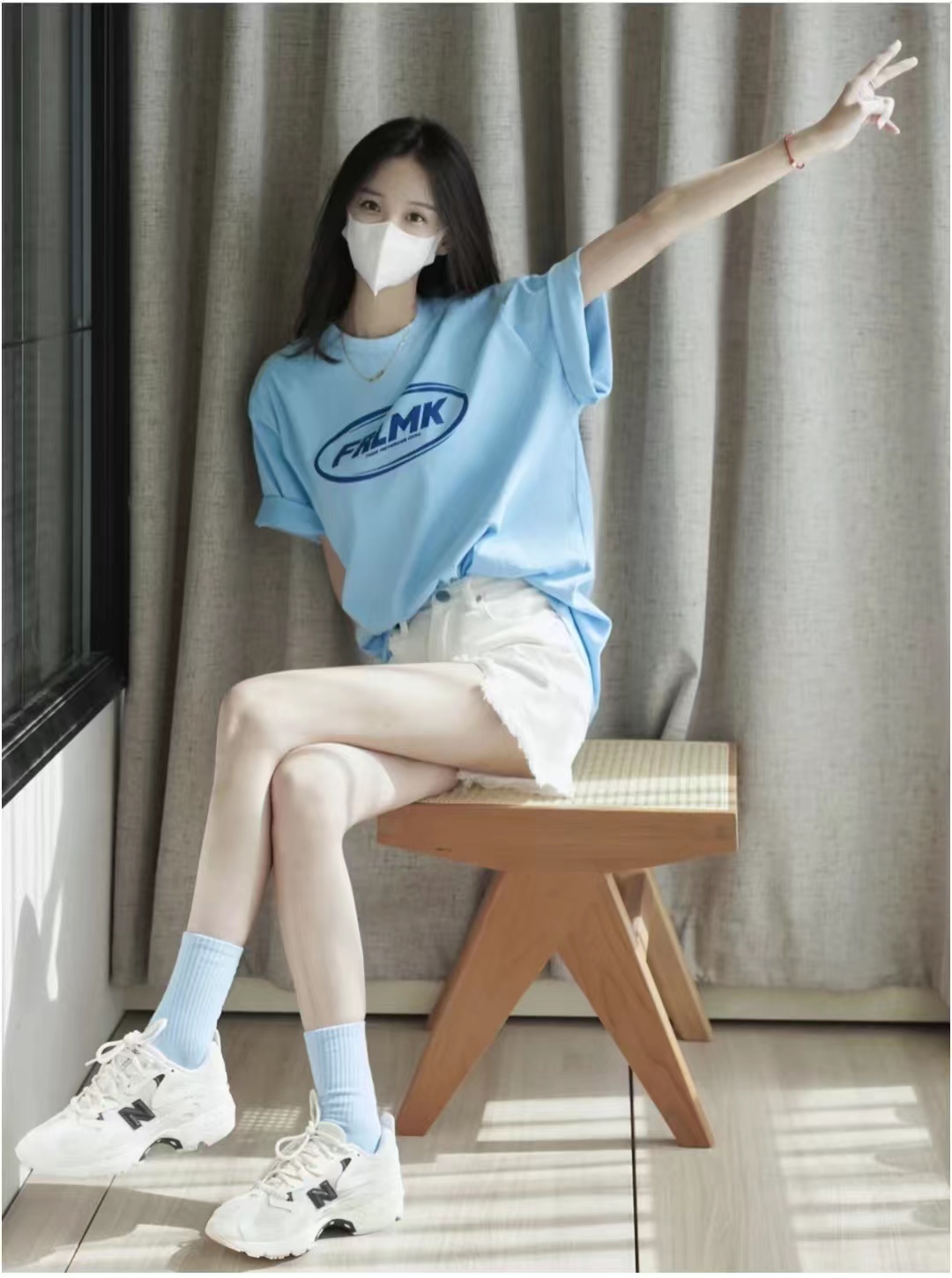 白短裤子怎么搭配衣服和鞋子图片,条纹白色短裤配什么上衣男士