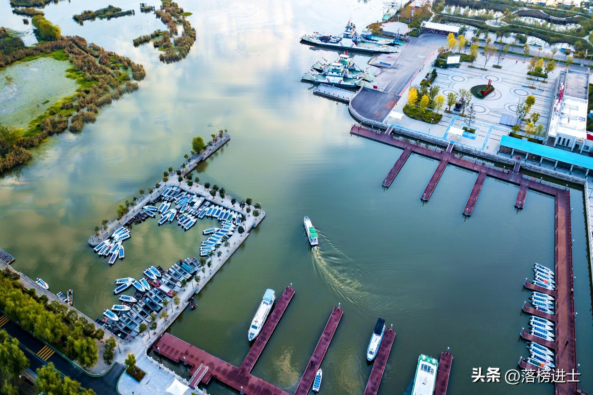 济宁微山湖旅游指南图高清,济宁微山湖包括哪几个湖