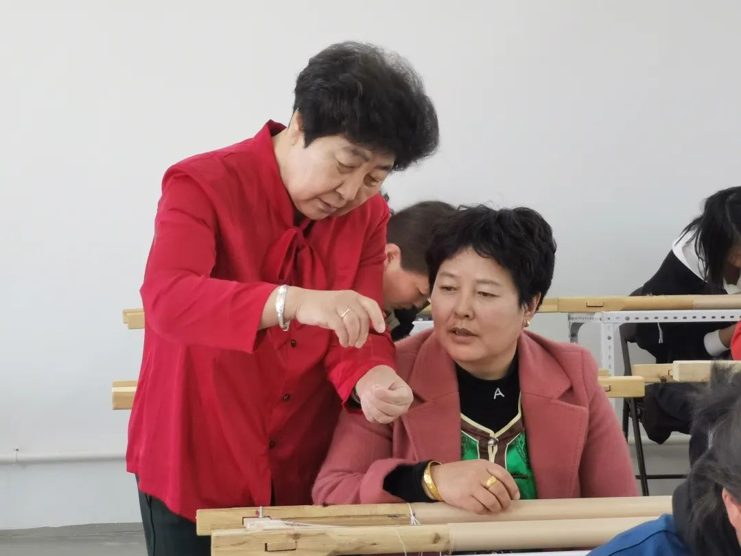 草原绣娘歌曲,草原绣娘