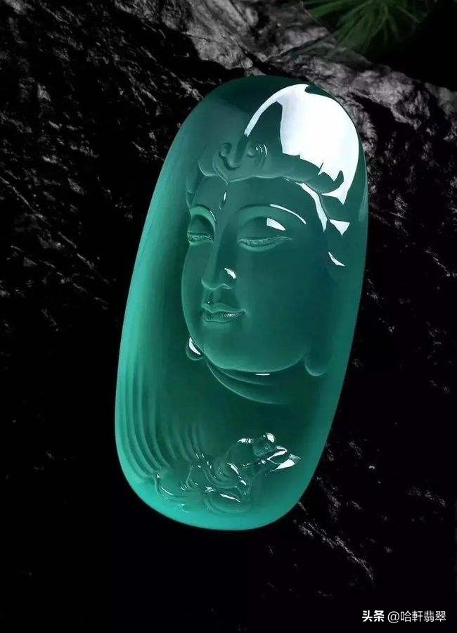 翡翠看水头好还是看颜色好,四会翡翠跟瑞丽翡翠不一样