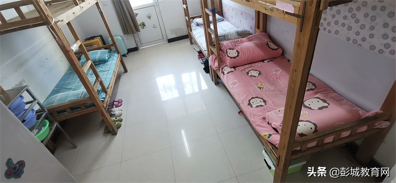 鍚嶅笀浜戦泦,鍚嶅笀鑽熻悆甯堣祫闆勫帤