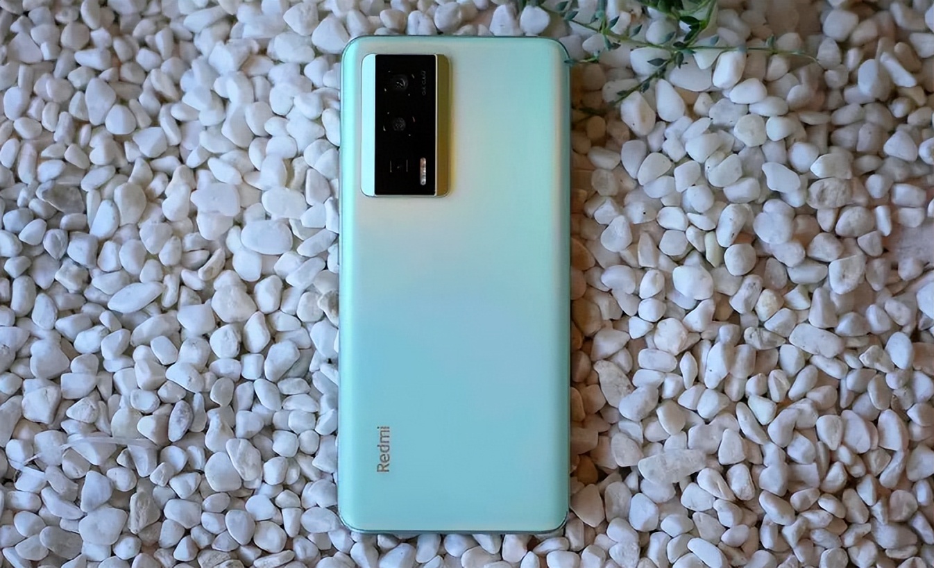 现在买手机性价比高的是哪款手机,现在买手机买哪几款手机性价比高