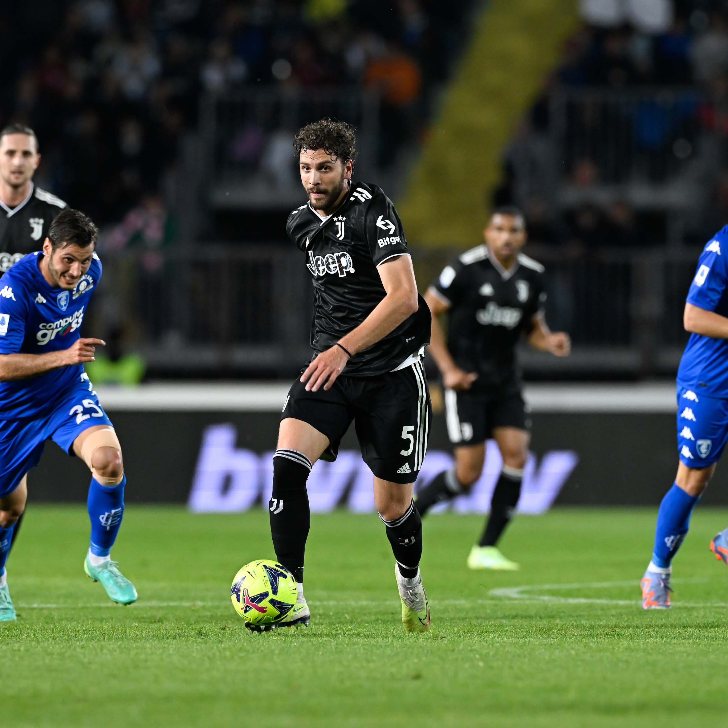 尤文0-3负米兰跌出欧冠区,尤文0-3不敌ac米兰回看