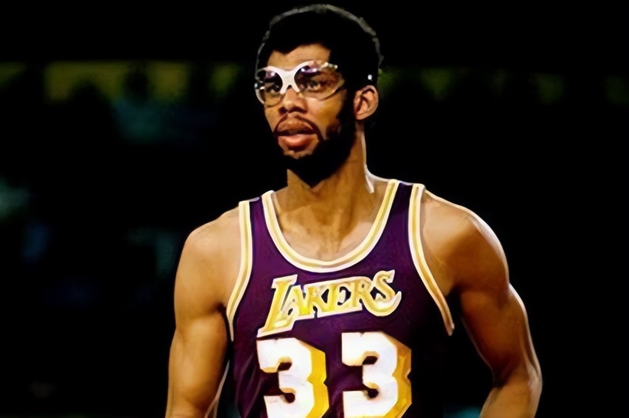 nba最新排名库里,nba五个号位最出色的球员