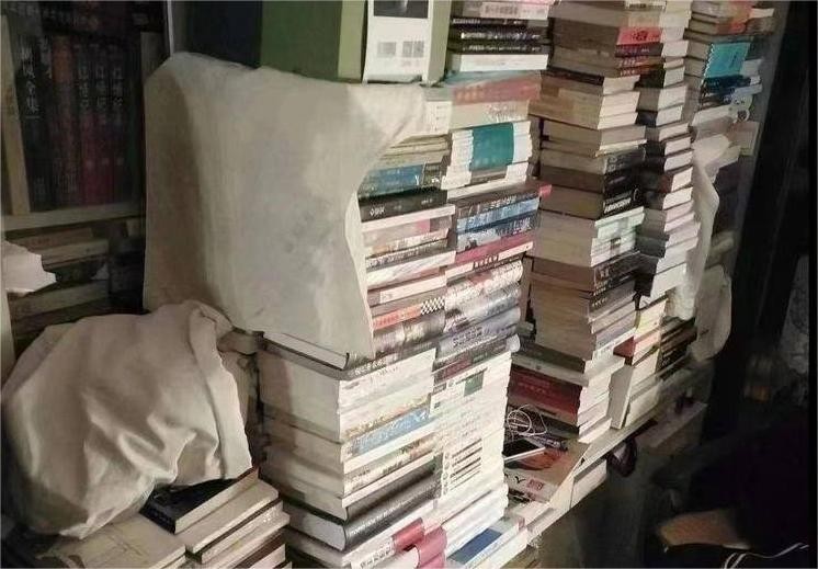 市民因家中藏书过多，社区直接上门要求强行整改，行为是否合法？