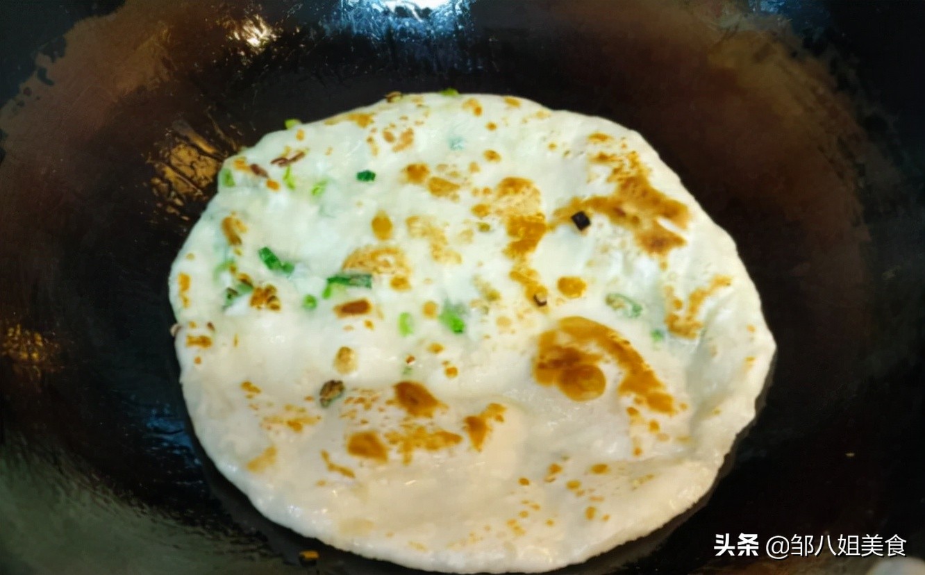 烙饼怎么烙才不发硬,做烙饼怎么才不会粘锅