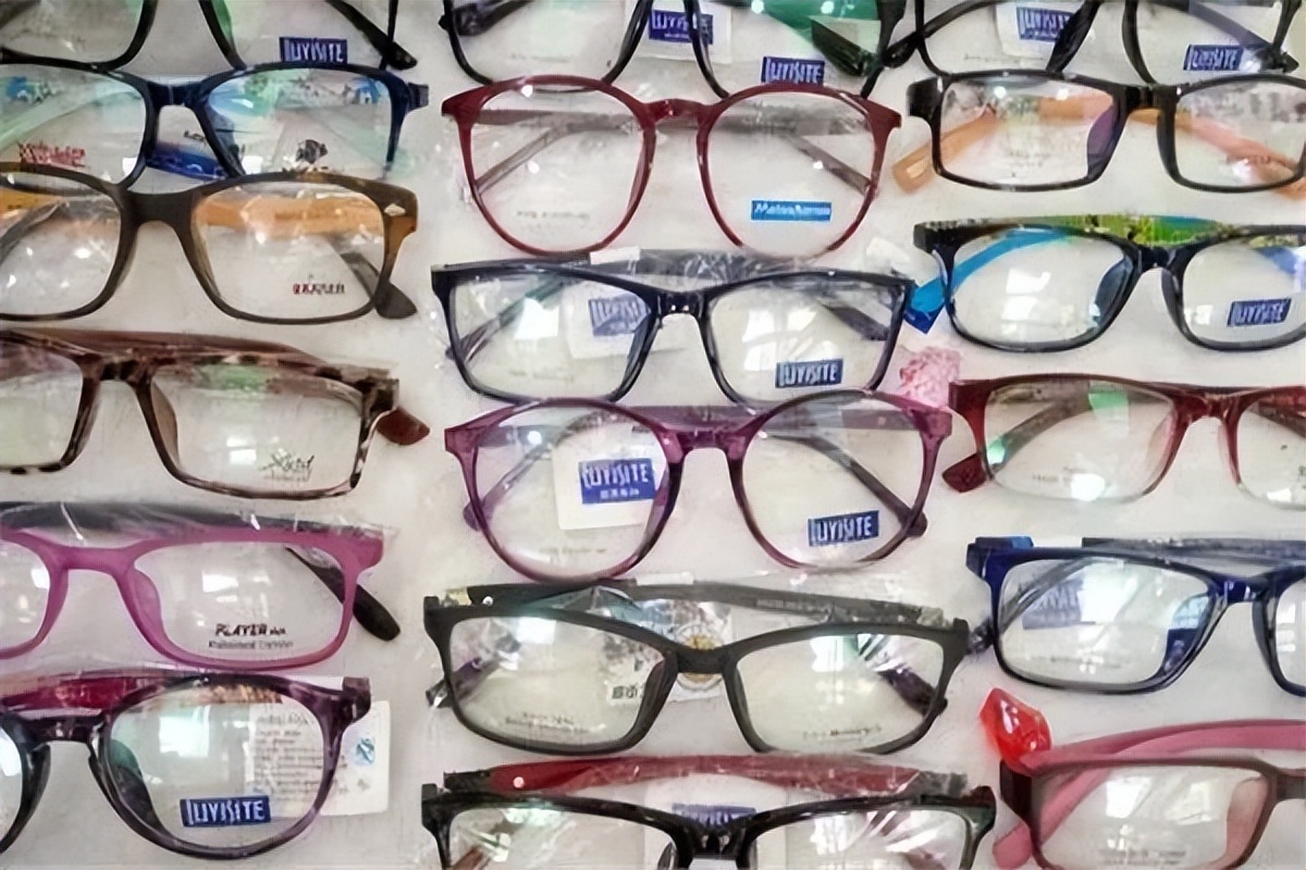 丹阳眼镜城配眼镜口碑最好店,丹阳眼镜会便宜很多吗