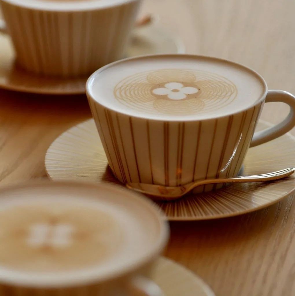 ysl濂惰尪绯诲垪,ysl榛戠濂惰尪绯诲垪