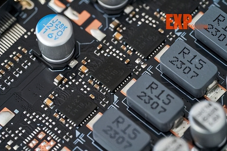 技嘉RTX4060TiAEROOC8GB雪鹰显卡评测：极简外观，显存潜力可观