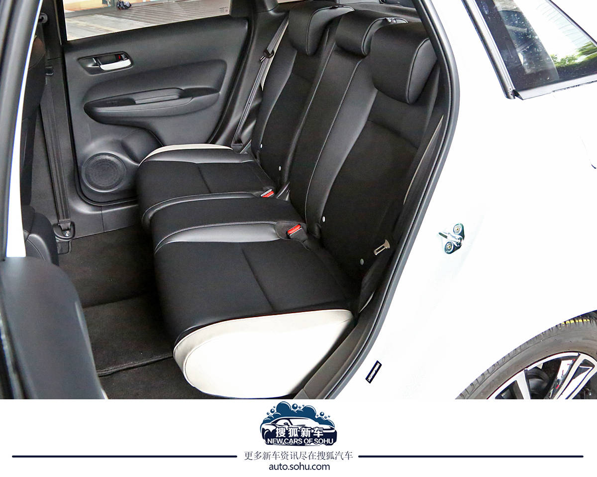 燃油车小车车,高性能燃油车的倔强试驾体验