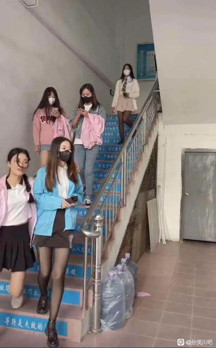 大乱斗蚂蚱根本没伤害,大乱斗虚空先知符文