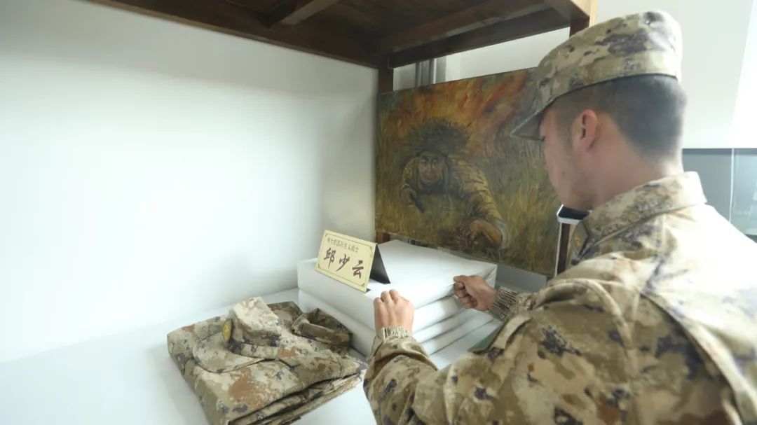 邱少云的一生视频简介,邱少云不同时间的事迹