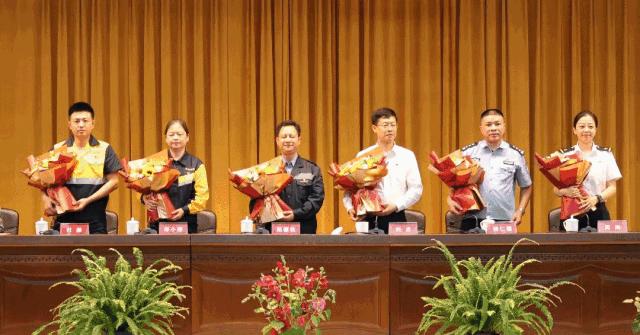 观看最美铁路人感悟,最美铁路人记录在工地上的日子