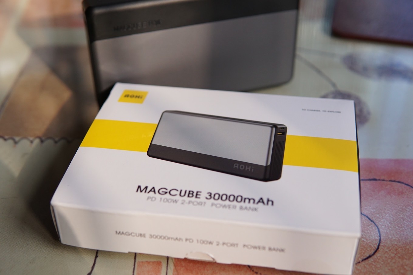 aohi100w充电宝,能给电脑100w充电的充电宝