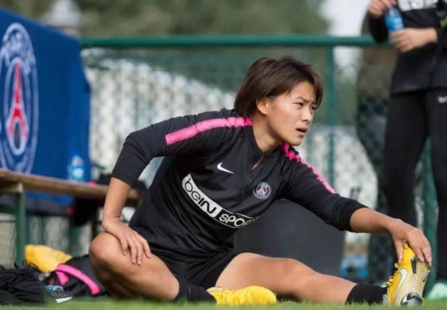 女子足球运动员王霜简历,王霜被父母抛弃