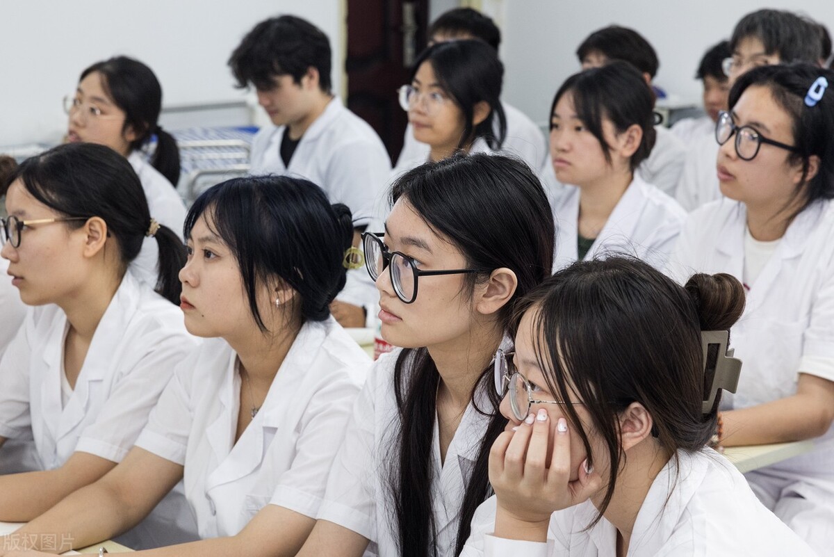 学生如何提高创新性思维能力,如何提高大学生的创新意识