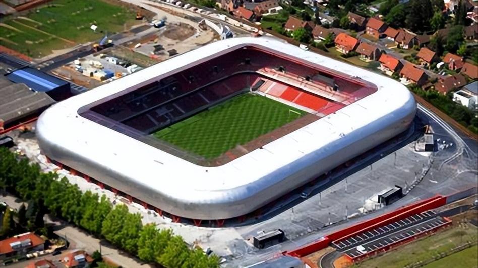 英法德西意低级别足球联赛,欧洲足坛十大震撼球场