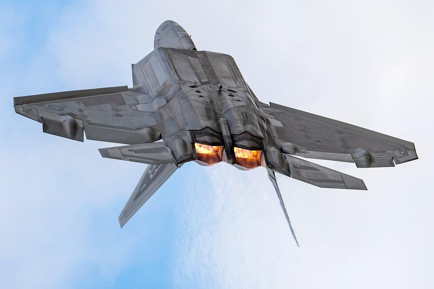 f22升级版猛禽战斗机,f22升级加高起落架