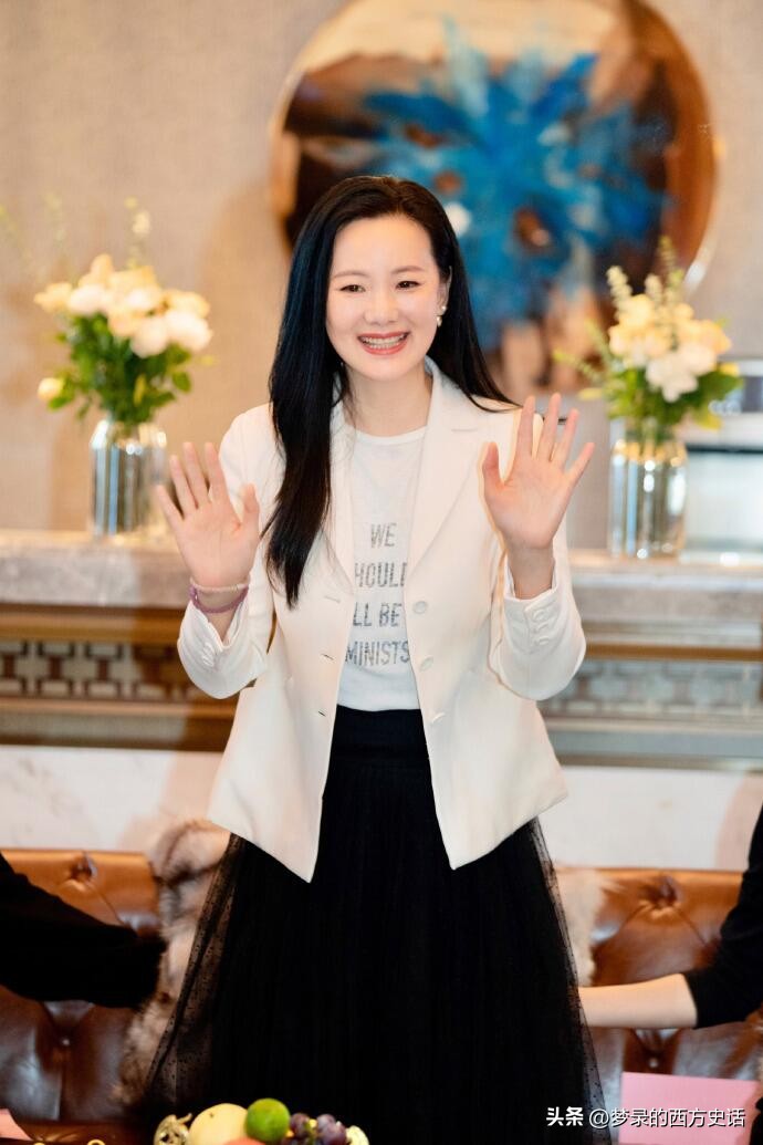 瘦成排骨、整容上瘾、强行装嫩，女明星的畸形审美何时休？