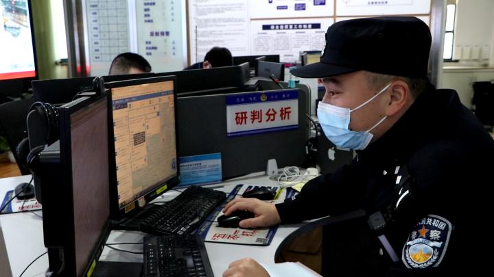 被拐聋哑老人寻亲,被工地收留六年的聋哑老人