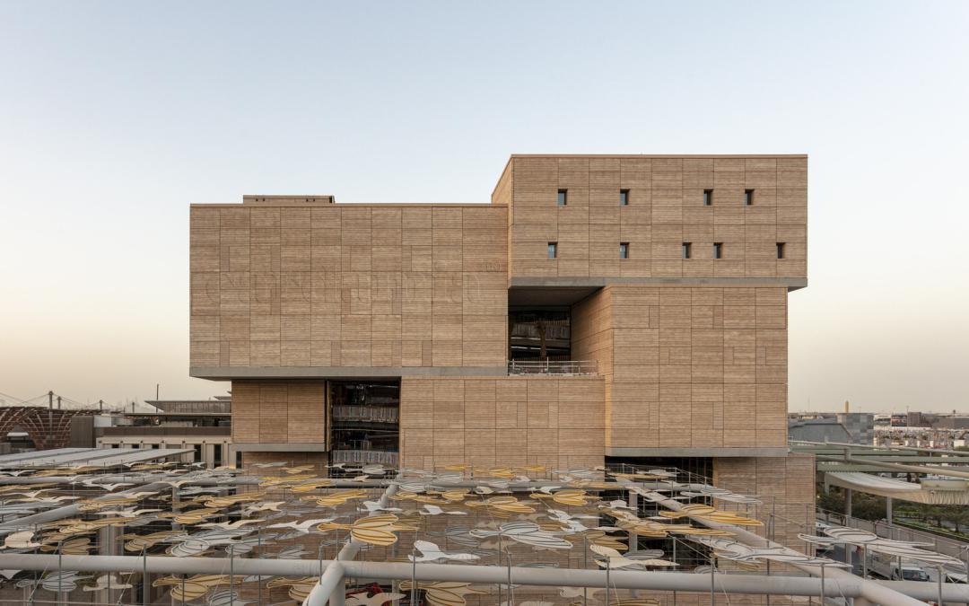 可弯曲的柔性岩板:比天然石材更轻薄,比超薄石材更多样