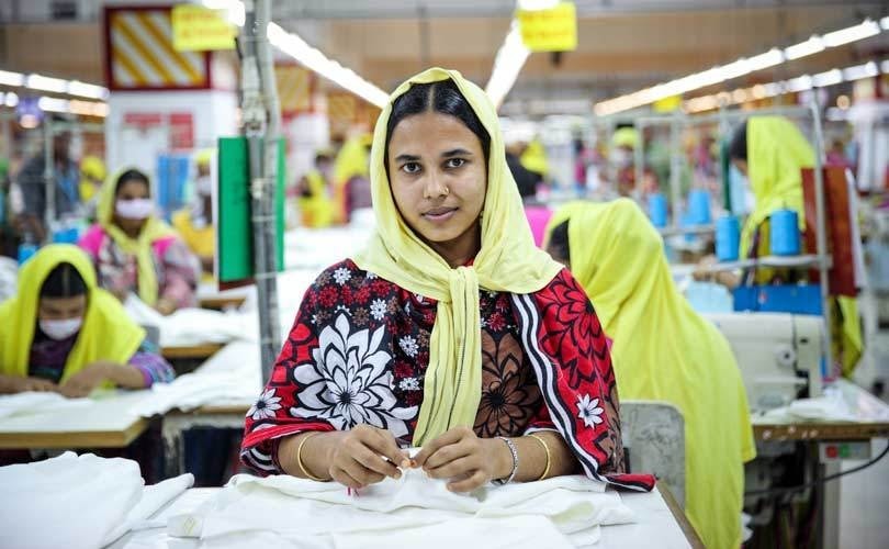 月经耽误工作怎么办？每年有10万印度女人割掉子宫，只为多挣钱！