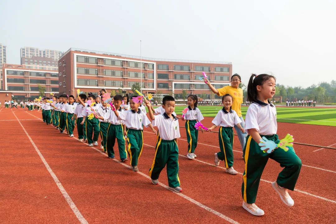 房山育新学校,喜迎二十大奋进新征程开启新时代