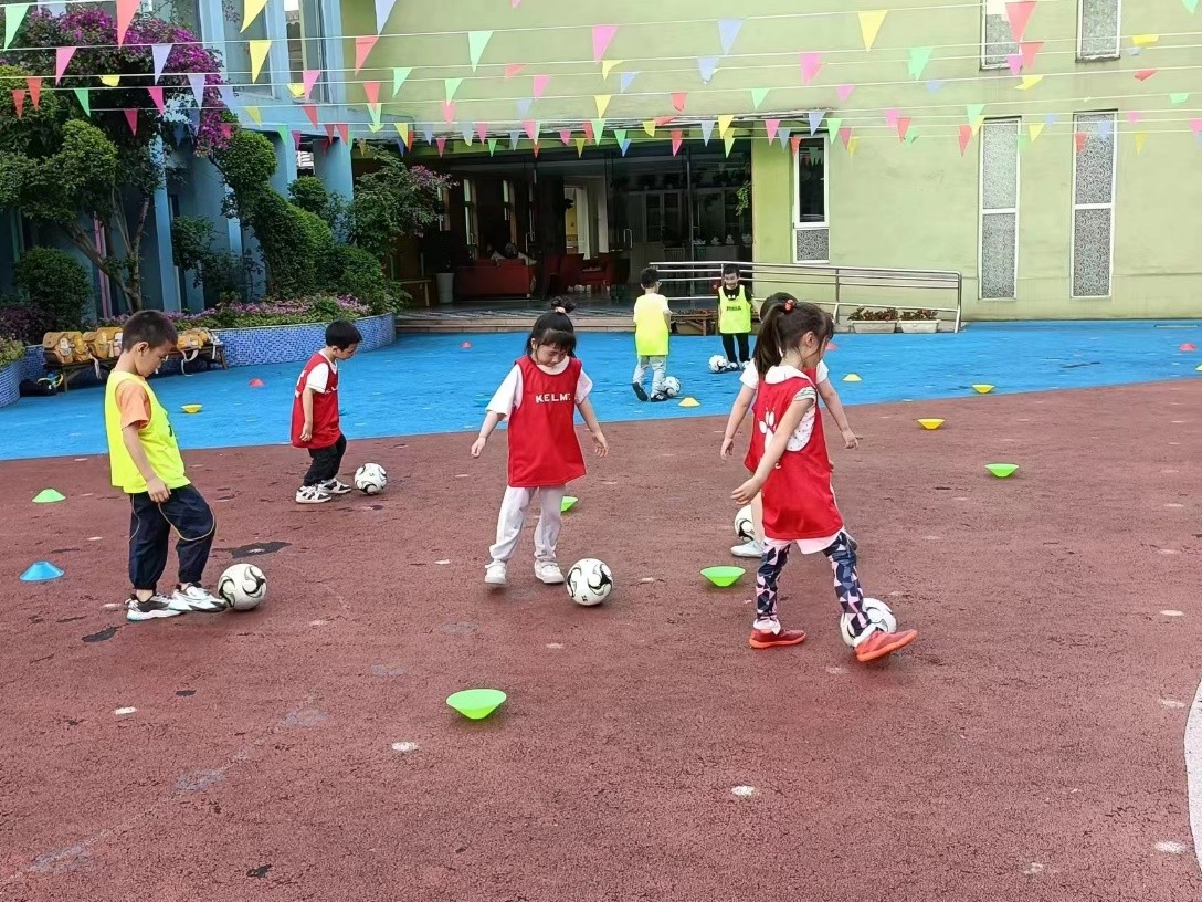 小足球大梦想,小足球大梦想幼儿园