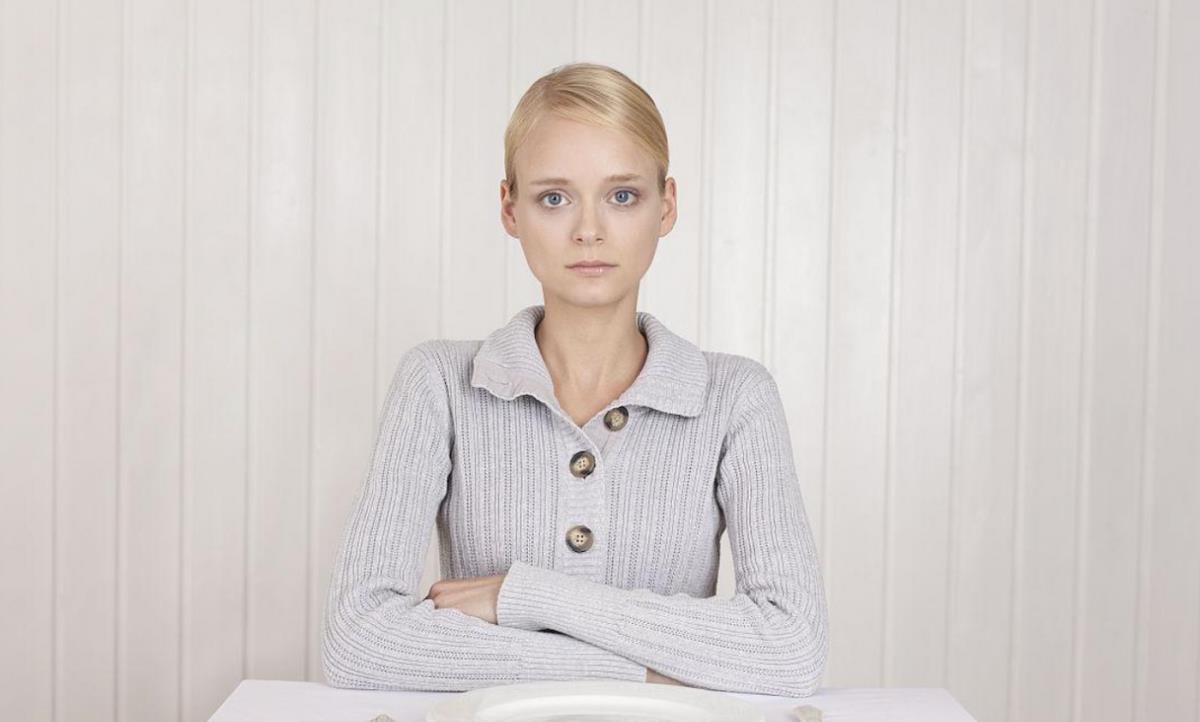 女大学生把30厘米“兔兔管”插入体内：上瘾*行为性**