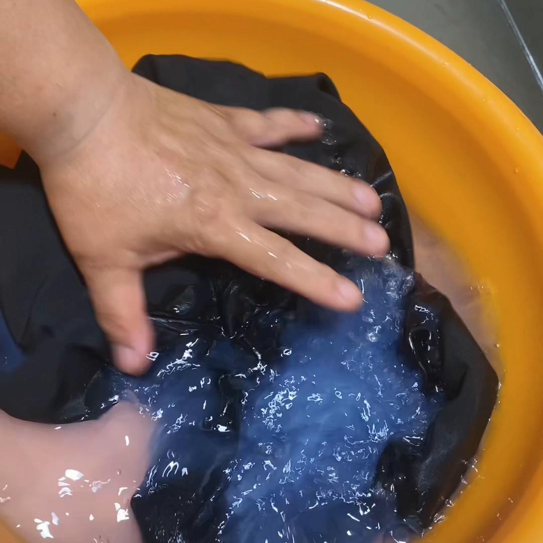 黑色香云纱上衣泛白怎么处理,真丝衣物灰伤的补救办法