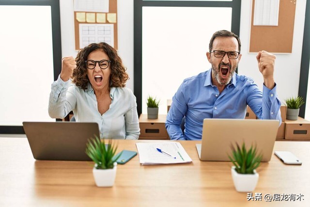 职场上遇到同事对你冷漠,职场遇到傻的同事怎么办