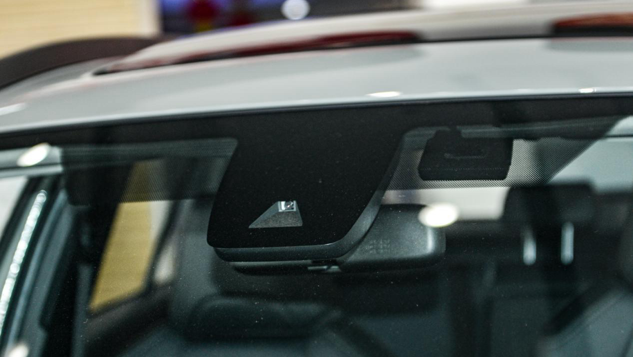 卡罗拉锐放2023混动配置,卡罗拉锐放2023混动标配款评测