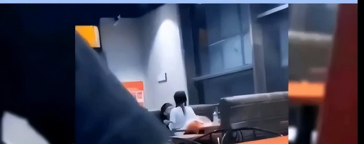 “喂食”大学情侣?不雅视频曝光后,网友纷纷表示:底线在哪里?
