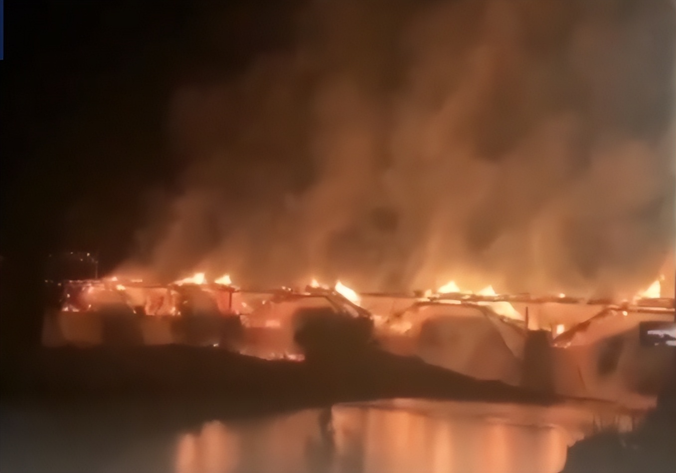 福建宁德屏南万安桥烧毁坍塌,宁德屏南县万安桥被烧毁