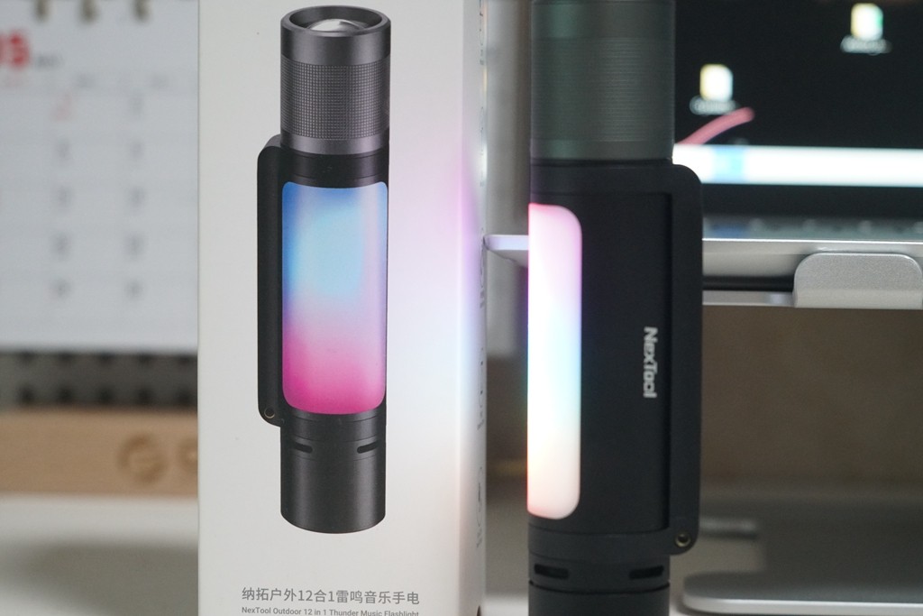 点亮多彩夜晚，让灯光随音而动，纳拓户外12合1雷鸣音乐手电