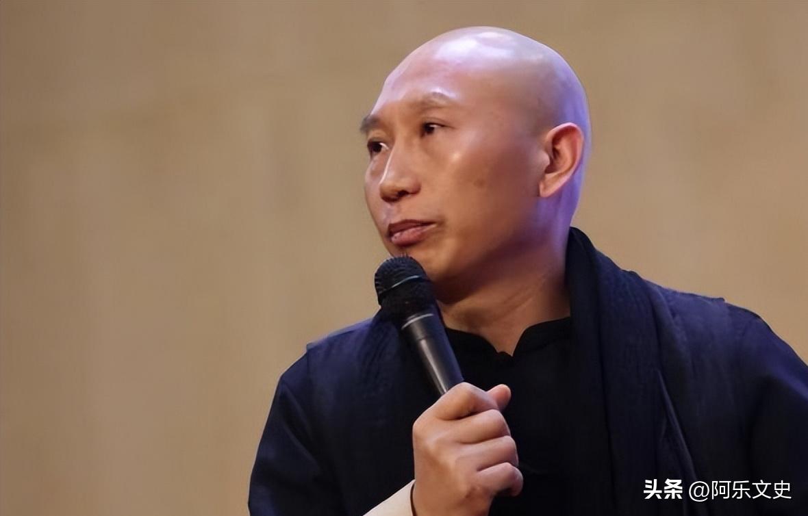 绝味鸭脖戴文军，偷师周黑鸭后来居上，成鸭货之王身家70多亿