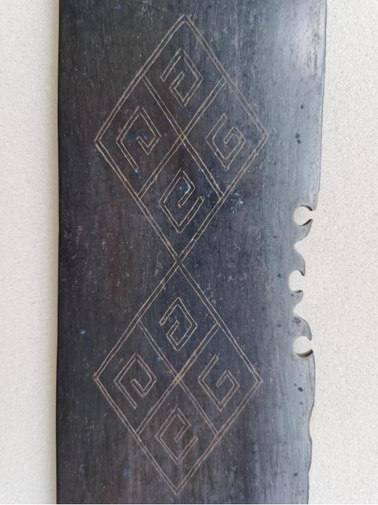 民间收藏的古蜀玉璧图片,馆藏老玉紫水晶玉琮