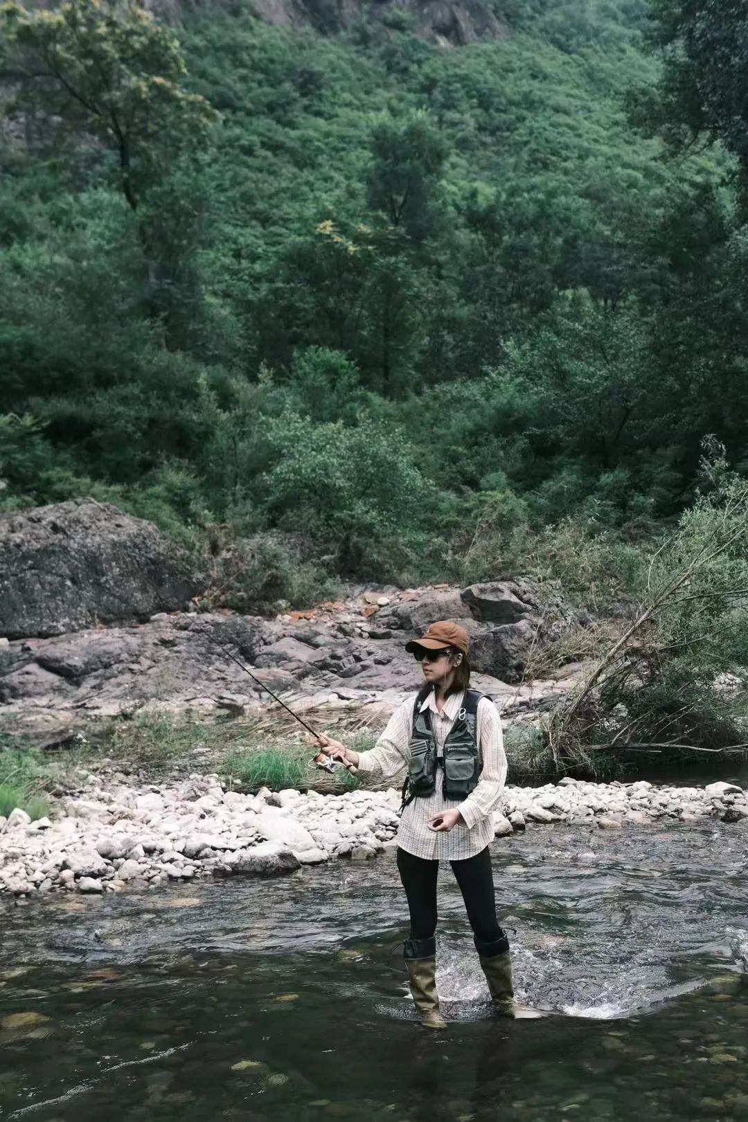 想学钓鱼新手需要买什么,新手学钓鱼最快的方法