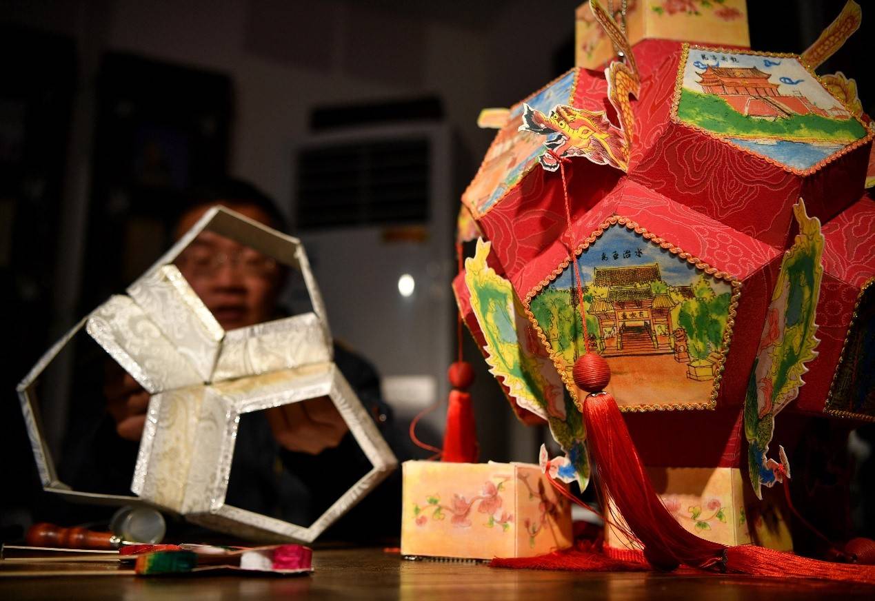 张俊涛国家级非遗项目传承人,非遗文化传统项目灯笼山东