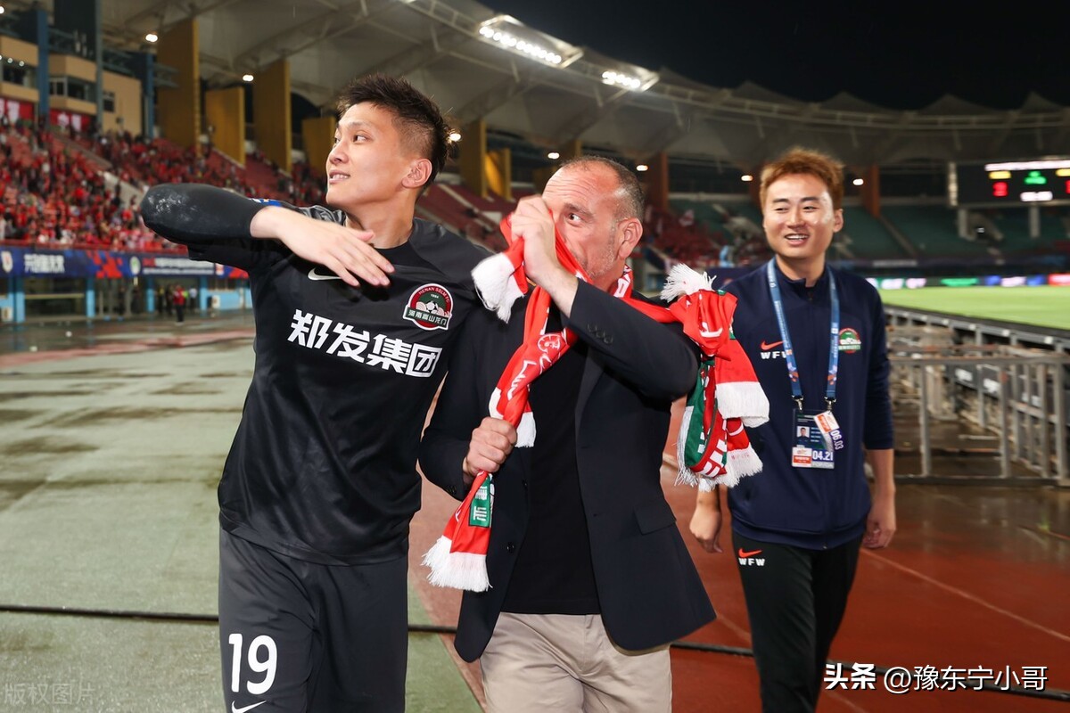 中超河南建业队经典反击,中超首阶段收官联赛格局未变