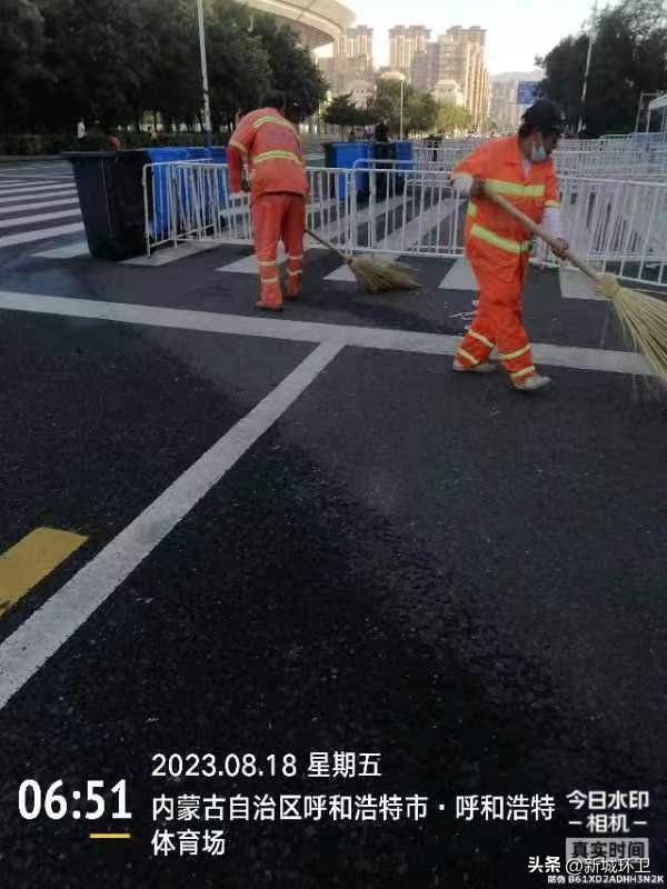 闹中取“净”服务有方——新城区环境卫生服务中心加强体育场周边细化保洁工作