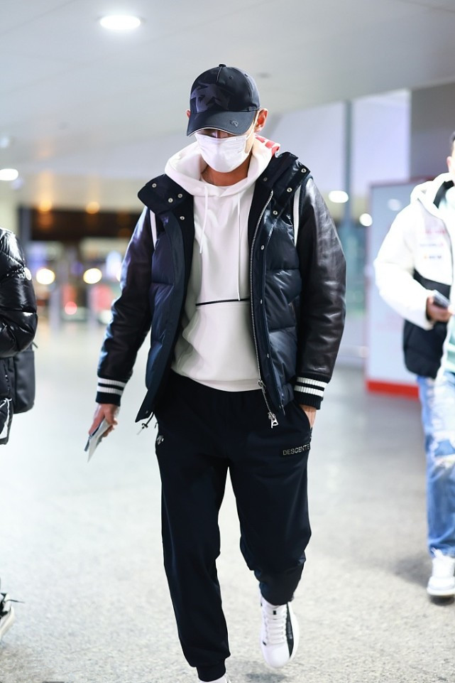 张继科蓝色运动鞋配西装,张继科穿搭卫衣短裤