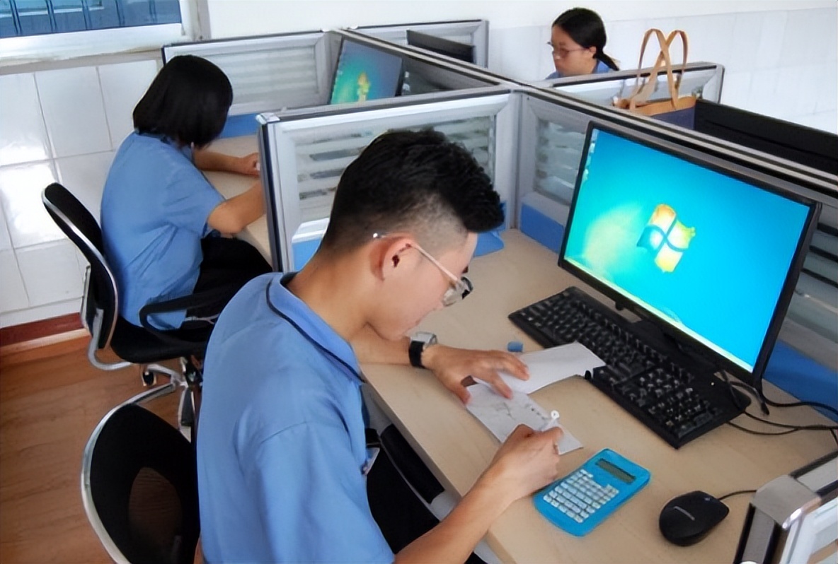 本科生就业率最高的10大专业,本科高薪专业top10榜单