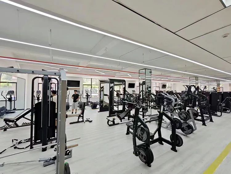 泰诺游泳健身俱乐部泳衣,中海泰诺游泳健身店