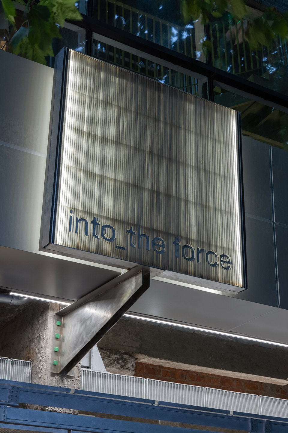 空无一人的网红店,设计控必看01|“三顿半”原力飞行概念店