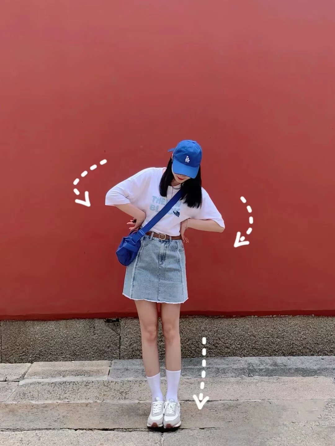 拍照姿势外景站姿显瘦,站姿拍照姿势大全显腿长教学