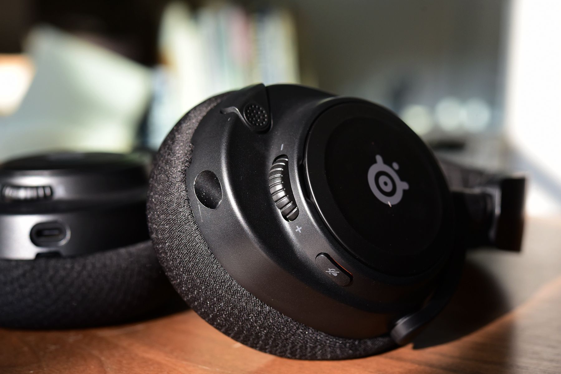 赛睿发布寒冰7x游戏耳机,赛睿寒冰新星arctisnovaprowireless测评