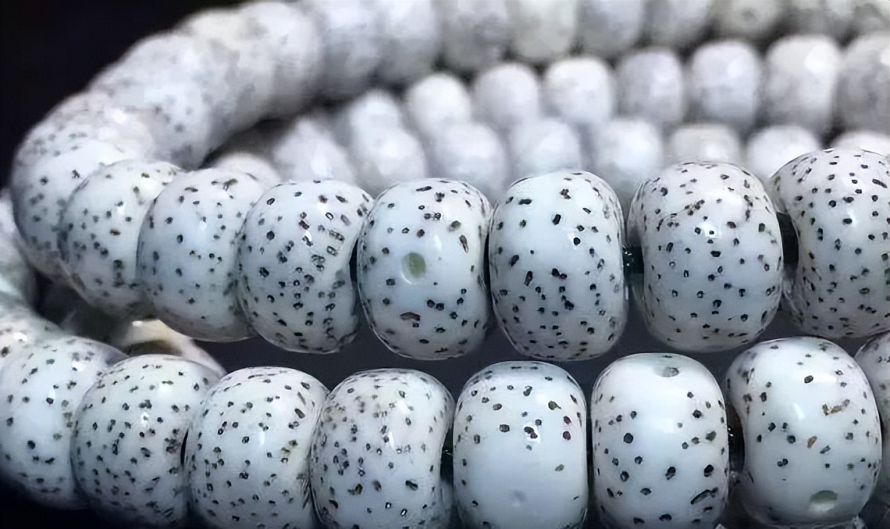 鸡油黄星月菩提盘到最后什么颜色,鸡油黄星月菩提盘出来的效果图